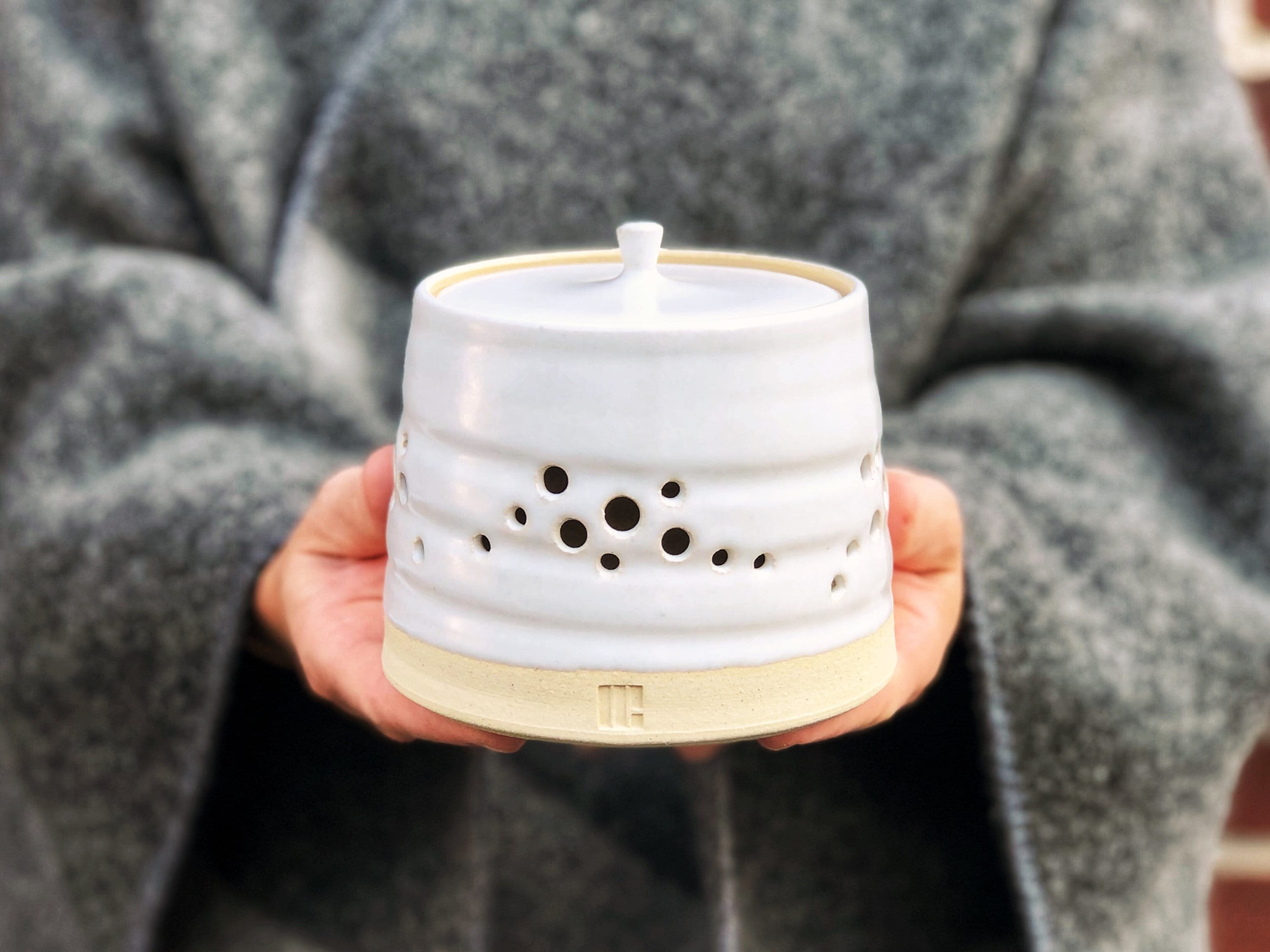 Garlic Keeper - Handmade Farmhouse Pottery