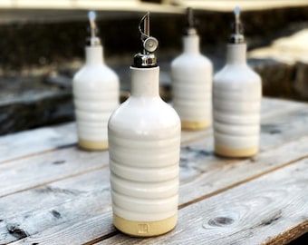 Butelka na oliwę z oliwek – ręcznie robiona ceramika wiejska