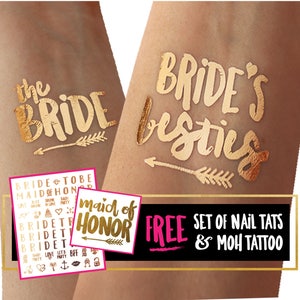 Puede incluir: Tatuajes temporales dorados para una fiesta de bodas. Los tatuajes dicen "the bride", "bride's besties" y "maid of honor". Se incluye un juego gratuito de tatuajes para uñas y un tatuaje para la dama de honor.