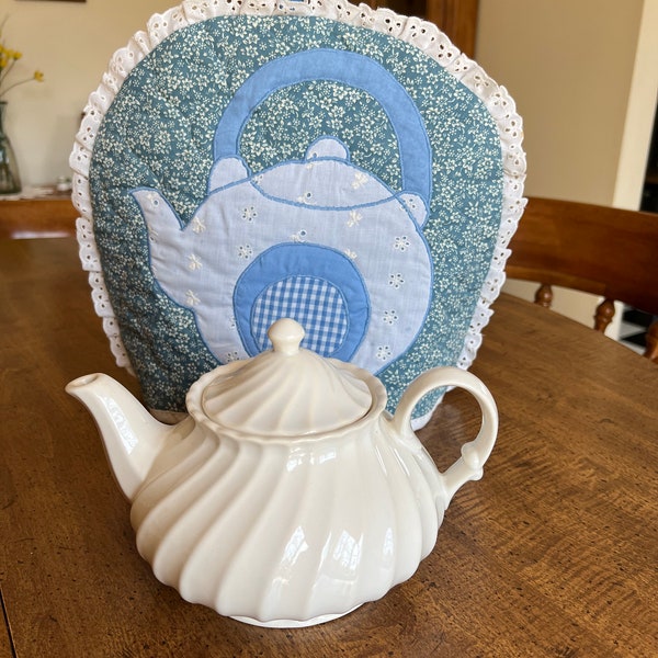 White Swirl Ceramic Teapot Vintage Farmhouse Tea Cozy