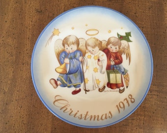 Schmid Heavenly Trio Plate Christmas 1978 by Sister Berta Hummel