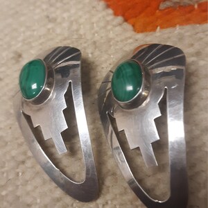 2 Vintage 1980s Sterling silver Malachite post earrings unsigned image 8