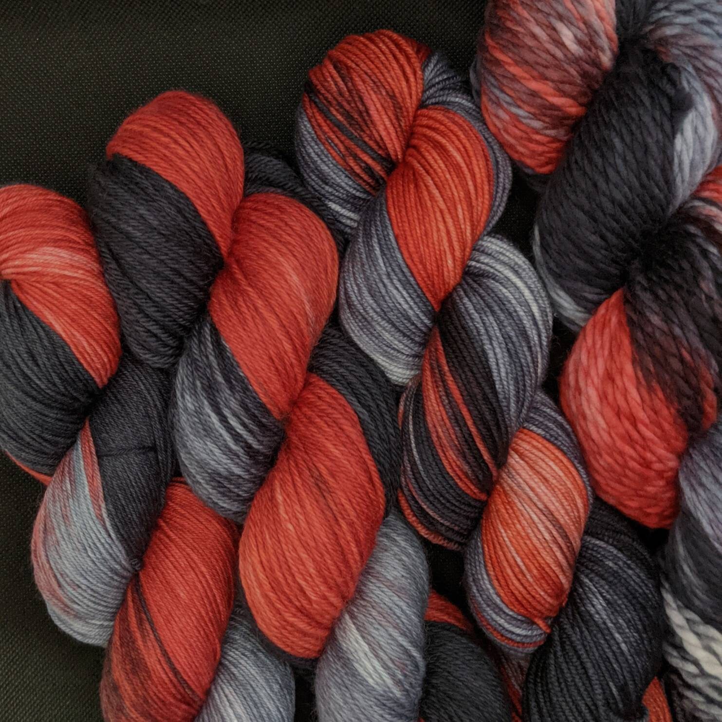 Black Widow Red and Black Yarn Gradient Yarn Burgundy Yarn Ombre Yarn Hand  Tied Yarn Wolltraum Yarn Fingering Yarn Yarn 