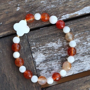 Carnelian and mother-of-pearl bracelet