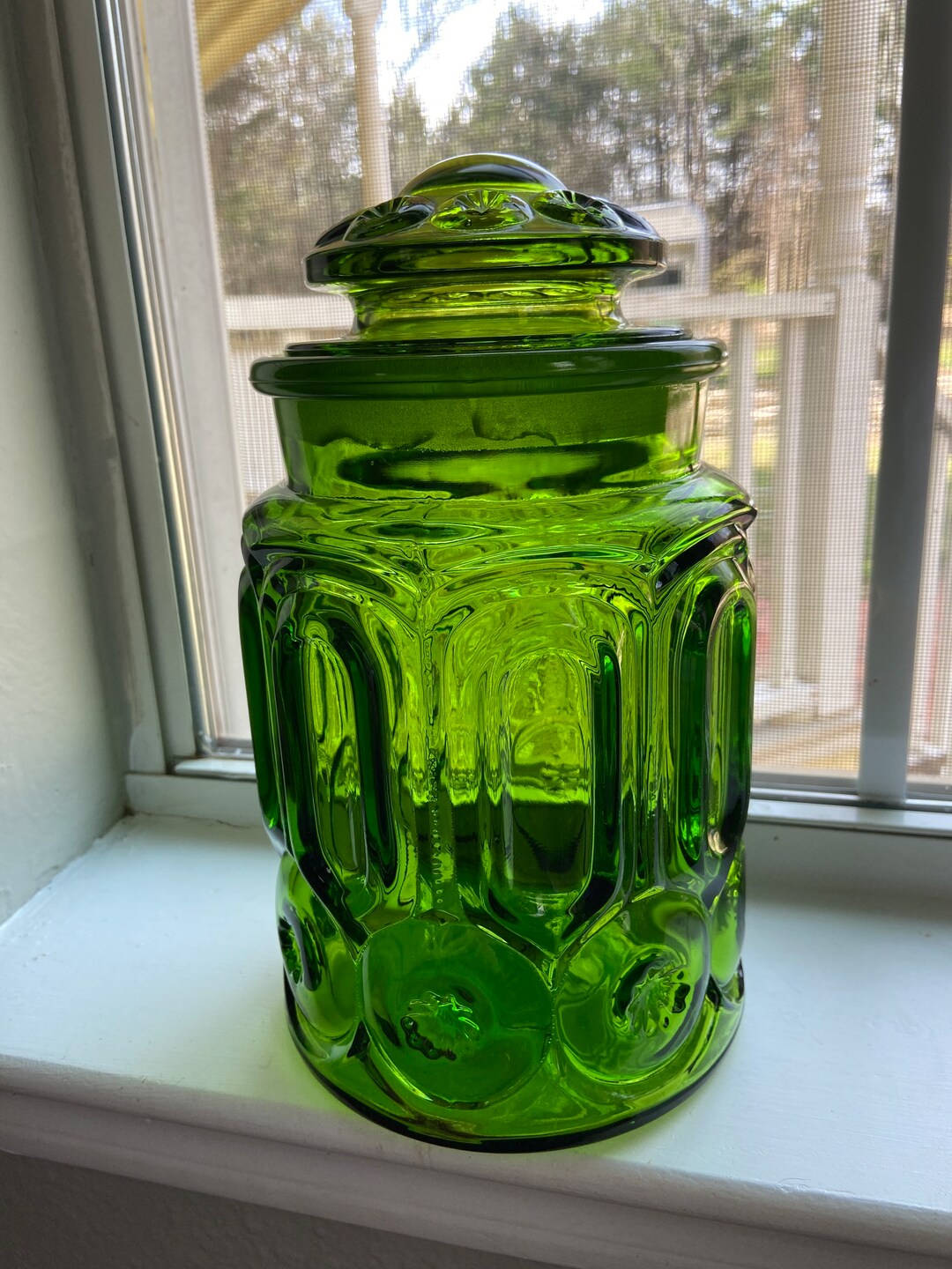 L.E. Smith Moon and Stars Green Glass Apothecary Jar Lid 5 1/4