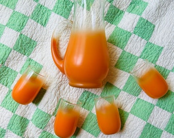 Pichet à blendo orange MCM vintage et quatre verres à jus