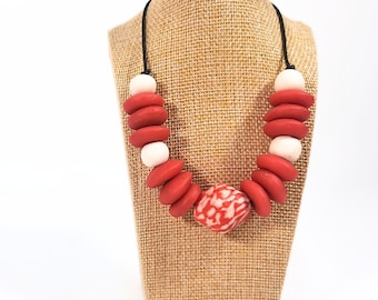 Collar de cuentas rojas, cuentas ghanesas hechas a mano, joyería llamativa y robusta, regalo bohemio para ella.