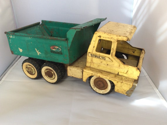 structo dump truck