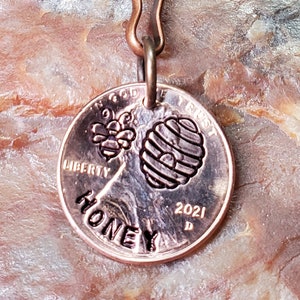 BEE - Honey Bee / Honey Bee Gift / Bee with Honeycomb / Penny PERSONALIZED key ring / Style 2 /  Choice of Dates 1959 through 2025