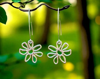 Silver Flower Dangle Earrings Sterling Silver Wires Nature Jewelry Minimalist Wild Flower Design Boho Handmade Gift Trendy Everyday Fashion