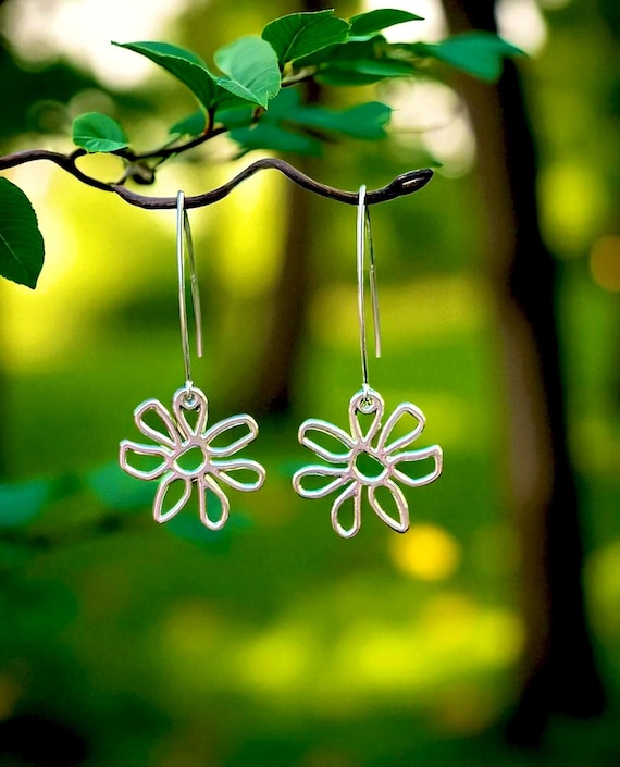 Silver Flower Dangle Earrings Sterling Silver Wires Nature Jewelry Minimalist Wild Flower Design Boho Handmade Gift Trendy Everyday Fashion