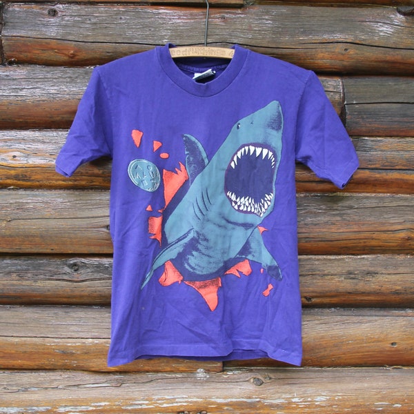 Vintage Maui Purple Shark Single Stitch Nature Wildlife T-Shirt Adult Size Large (FITS XS)