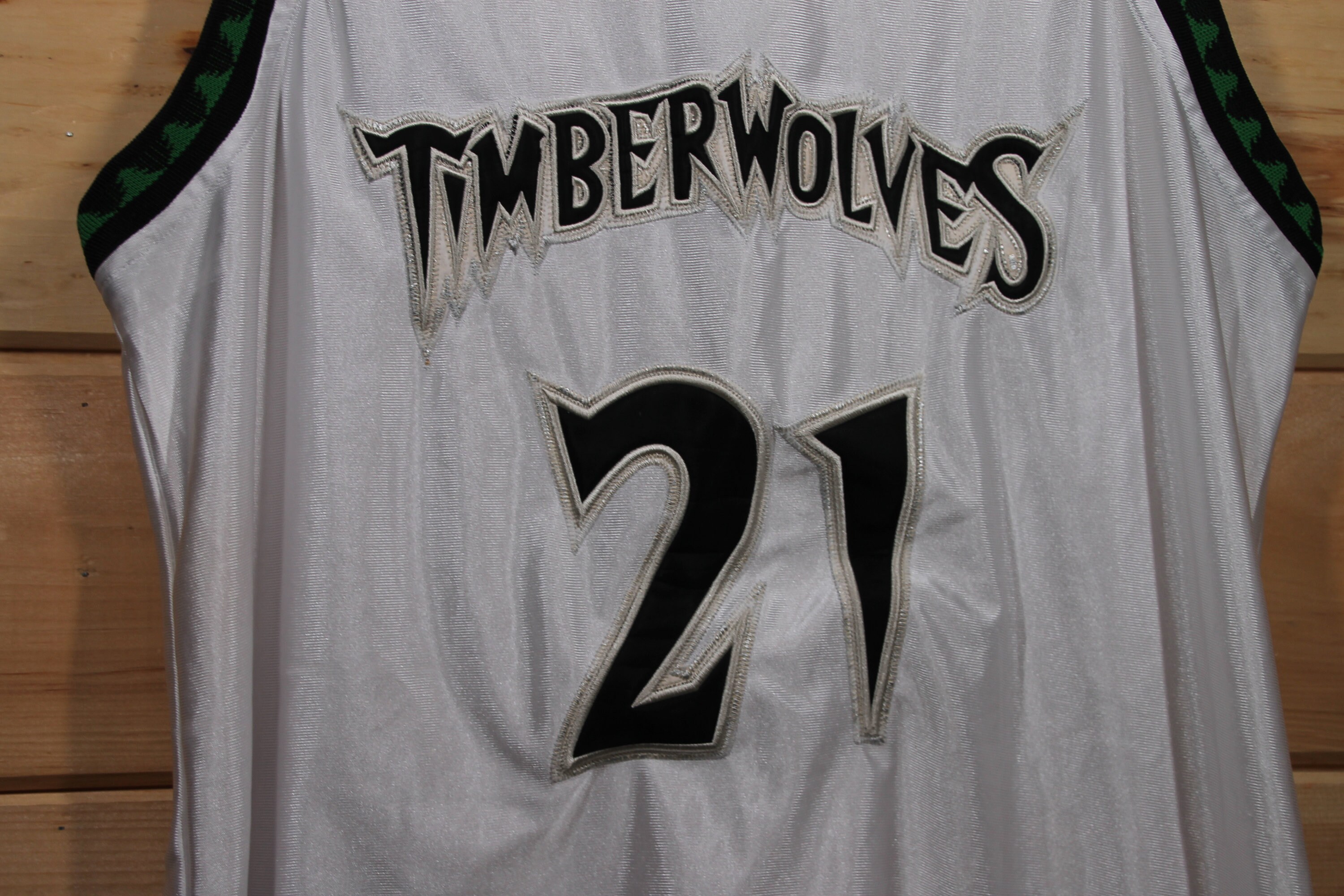 Vintage NBA Minnesota Timberwolves Kevin Garnett 21 Champion
