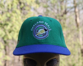 Vintage California Oakland Seals NHL Hockey Green New Era Wool Snapback Hat Cap