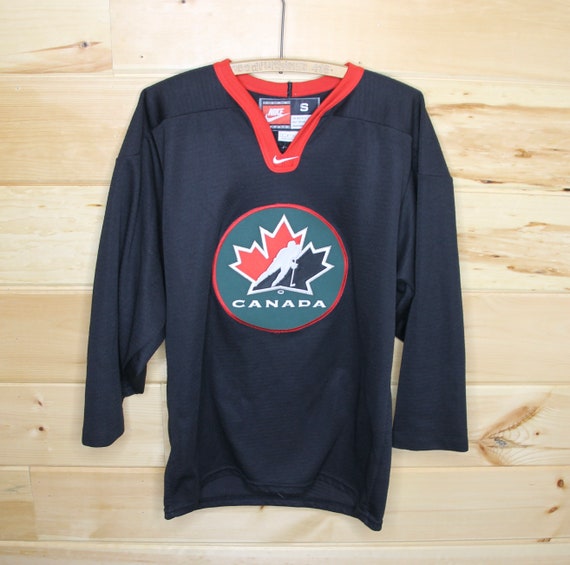 Buy - Retro Team Canada - 1994 Worlds Triple Gold Pullover Hoodie