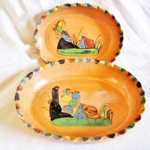 Zwei verschachtelte längliche Keramikschalen Tlaquepaque Mexico Hacienda und Cactus Design Gekrimpter Rand