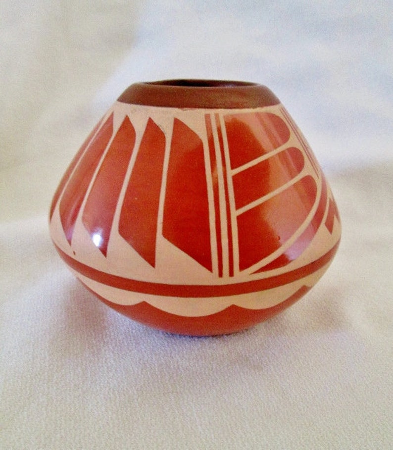 Signed Native American Pottery Seed Pot by M Loretto of Jemez Pueblo N.M. H