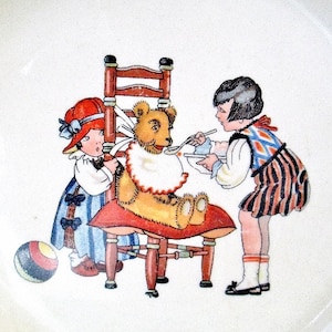 Salem China Company Child&#39;s Plate Girls Feeding Teddy Bear &quot;I Go Here Says the Fork&quot;