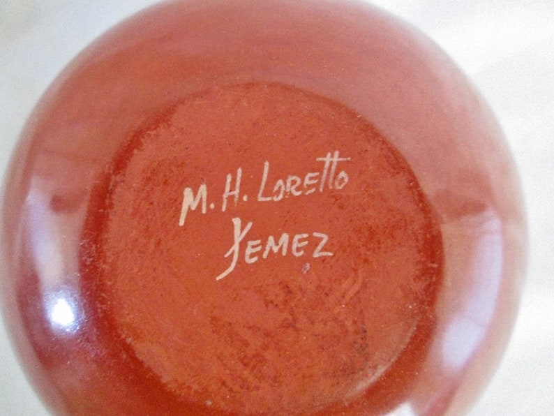 Signed Native American Pottery Seed Pot by M Loretto of Jemez Pueblo N.M. H