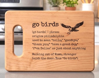 Schneidebrett für Philadelphia Football-Fans – Geschenkidee: „Philly Go Birds“ – graviertes Ahornholz, ideal für die Küche, perfekt als Einzugsgeschenk oder für die Wurstherstellung.