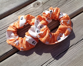 Scrunchie - Glow in the dark Orange Ghosts