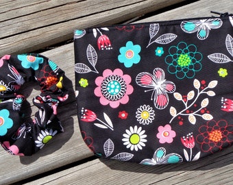 Scrunchie and Make up Bag set - Black Floral