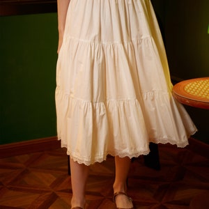 Petticoat-Halbrutsch-Damenrockverlängerung aus Baumwolle, A-Linien-Unterrock mit eingefasster Spitze und elastischem Bund in drei Längen, Elfenbeinfarben Bild 2