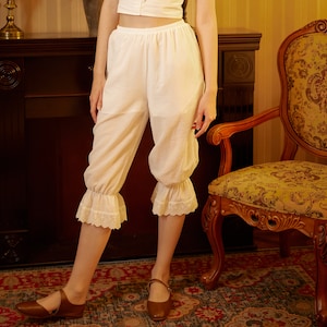 Vintage Bloomers Women Cotton Pantaloons Pajama Victorian Bloomers Capris Pants Sleepwear Pettipants with Elastic Lace Ruffle Hem Ivory