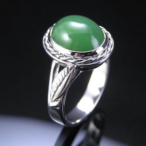 Green Nephrite Jade Silver Ring, Leaves Decorated Ring, Artisan Green Gemstone Ring, Natural Nephrite Ring, Green Jade Floral Silver Ring