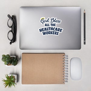 God zegene alle gezondheidszorgwerkers Bubble-free stickers - toon uw steun voor iedereen die voor ons zorgde toen we ze nodig hadden. Corona-t-shirt