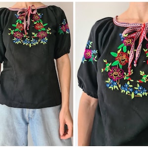 XS S Vintage folklore embroidery peasant blouse
