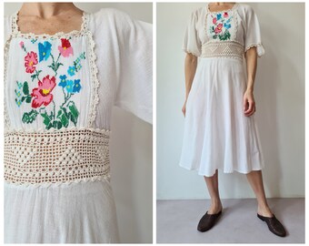 Vintage gauze cotton seventies embroidered crochet dress S