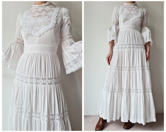 Vintage white pintuck cotton broderie lace tiered wedding dress 70s Xs