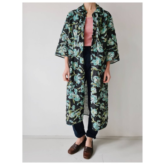 Vintage quilted floral house robe coat m