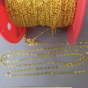 Metal findings. NOS. 2.5mm Lovely gold Tone Chain. Sold by lots of 3 Ft.