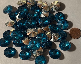 18mm Acrylic Rivoli, jewelry supplies. Lot of 48 pcs.