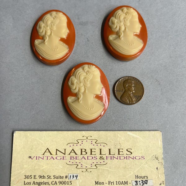 Vintage Cabochons. NOS. 40x30mm. Sold by lots of 3 pieces.