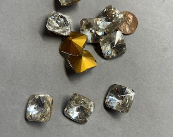 18mm ART: 4650, Fancy Stones, jewelry making. Lot of 3 pcs.