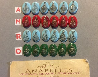 Cabochons d'époque. NON. 14x10mm. Cabochons en verre. Vendu par lots de 6 pièces.