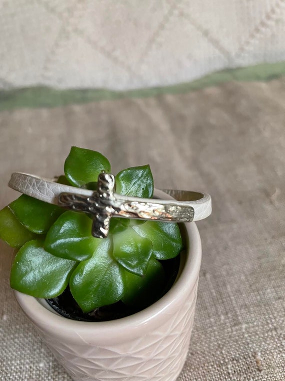 White leather and brass cross magnetic bracelet - image 2