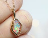 9ct gold pipe opal pendant neckkace