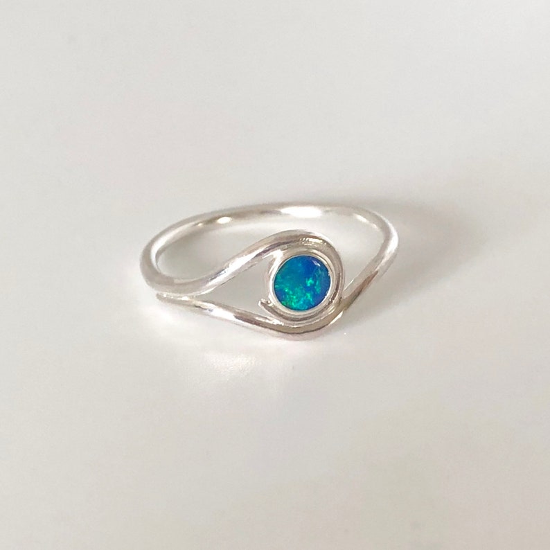 Modern Ring Triple Opal Swirl