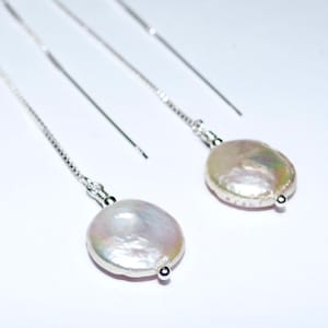 Perlenohrringe. Ohrringe mit Münzperleneinfädeln. Ohrringe für Hochzeit und Brautjungfer