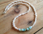 Pearl. Necklace. Freshwater pearl. Peruvian opal.