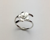 Flower ring. Sterling silver. Adjustable. Handmade. Ring