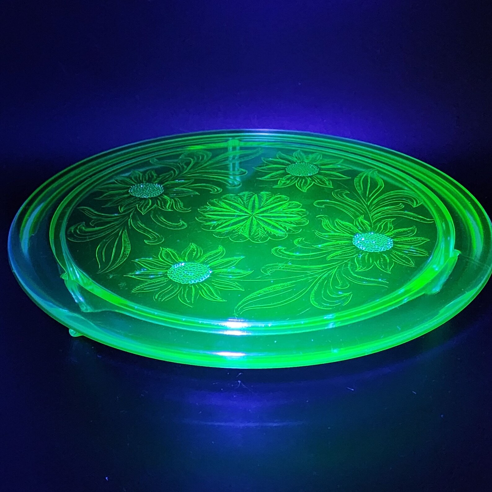 Depression Vaseline Uranium Glass Cake Plate By Jeannette Etsy Il 1588xN.5129317390 784h