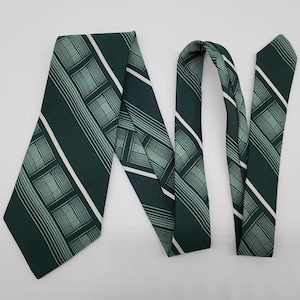 Green Plaid Men&#39;s Necktie Retro Checkered Design 4.25&quot; Wide 52&quot; Long