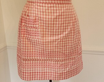 【入手困難】ヴィンテージ ピンクチェックエプロン 新品 ヴィンテージのピンク＆ホワイトのギンガムチェックエプロン（ポケット