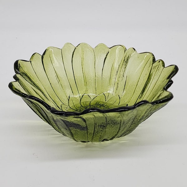 1960s Vintage Indiana Glass Co Lily Pons Green Glass Sunflower Bowl 7"