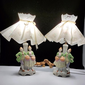 Vintage Porcelain Couple Figurine Table Lamps With Floral Lace Shade 11&quot;